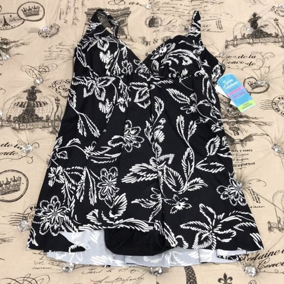 Swim Solutions Plus Size Flyaway Swimdress - Picture 2 of 8